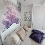 Icoden House & Perfect For イコー・デ・ロス・ビノス