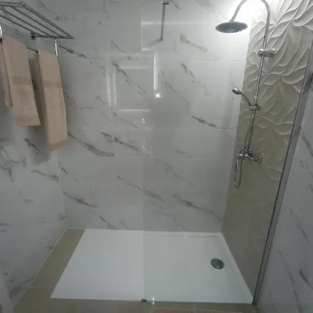 Icoden House & Perfect For Икод-де-лос-Винос